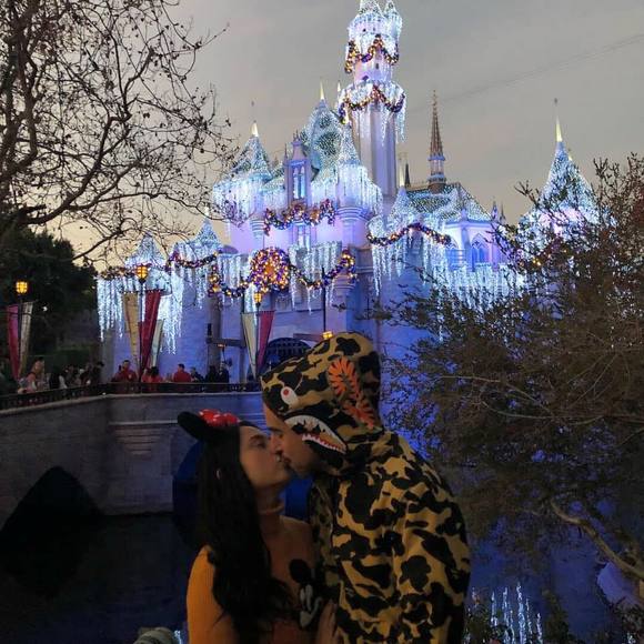 Meet your Posher, Genesis - Picture 1 of 1